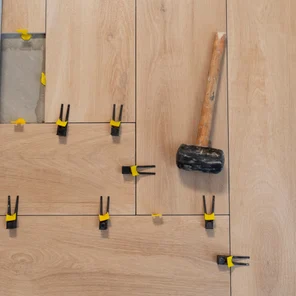 Монтаж напольных покрытий