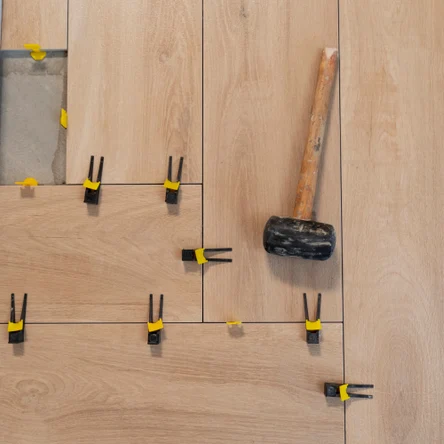 Монтаж напольных покрытий